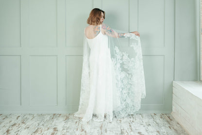 Bridal Cape, Lace Cape, Lace Cloak, Wedding Cape, Wedding Dress Cape, Bridal Cloak, Bridal Cover Up, Bridal Cape Veil, Alternative Veil